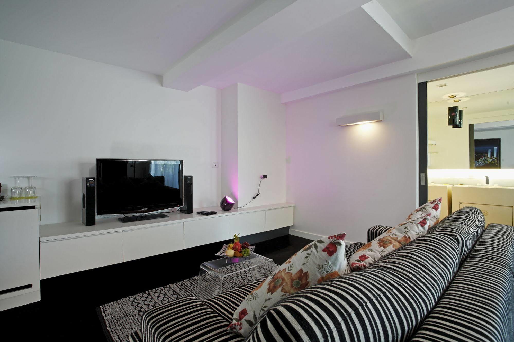 B - Lay Tong Resort Phuket Buitenkant foto